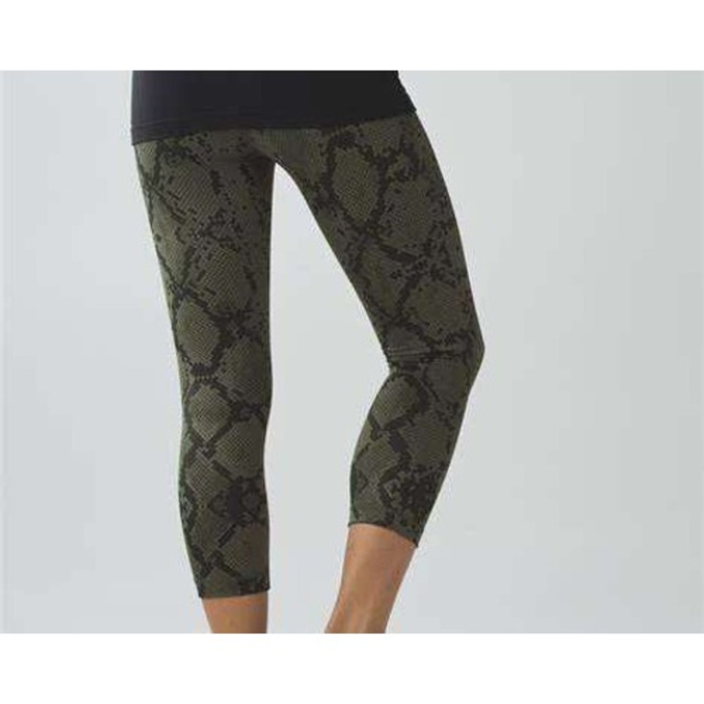 Lululemon Wunder Under Crop Leggings Ziggy‎ Snake Fatigue Green Gator Green